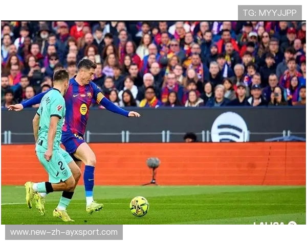 前锋破门后模仿传奇庆祝致敬偶像