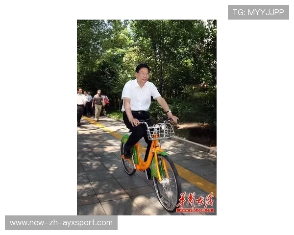 _青少年自行车骑行节：绿色出行新风尚_，青年自行车骑行活动