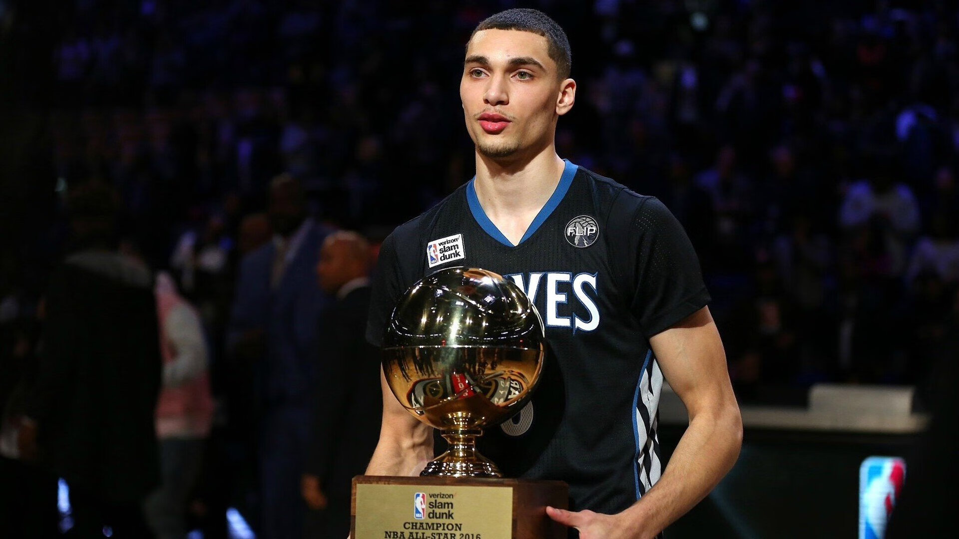 “静音跑” 规定期间不准喊话 参赛者用手势与目光交流